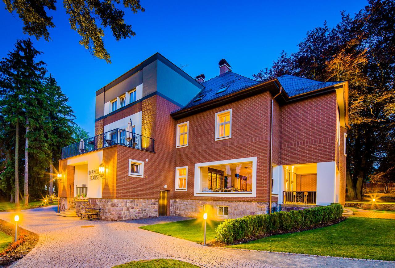 Manor House Hotel Broumov Exterior photo